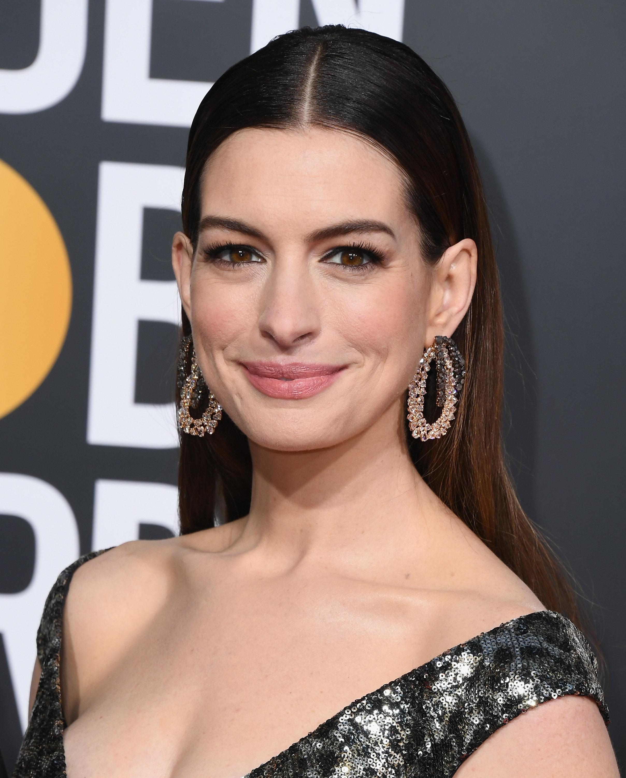 Anne Hathaway image