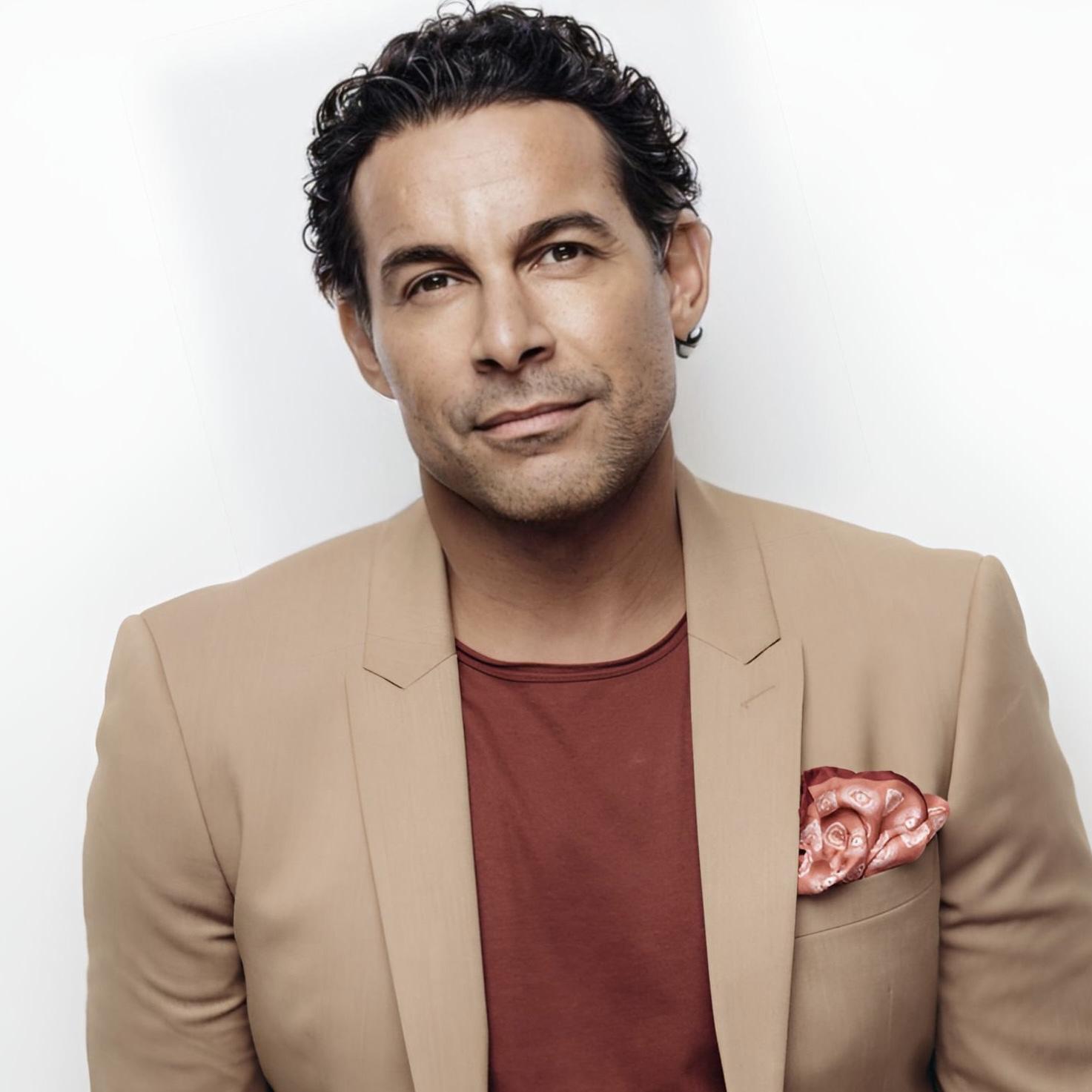 Jon Huertas image