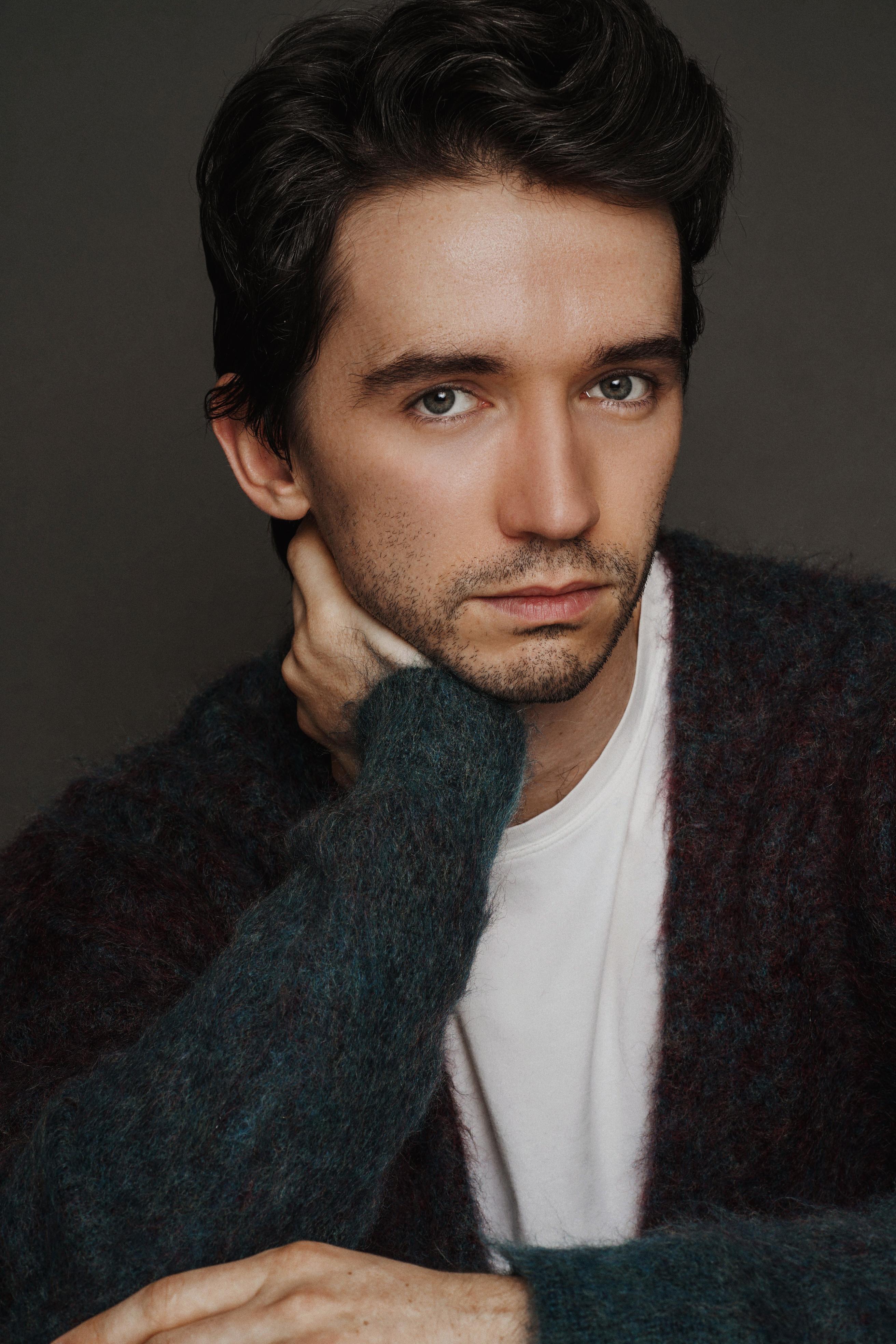 Liam Aiken image