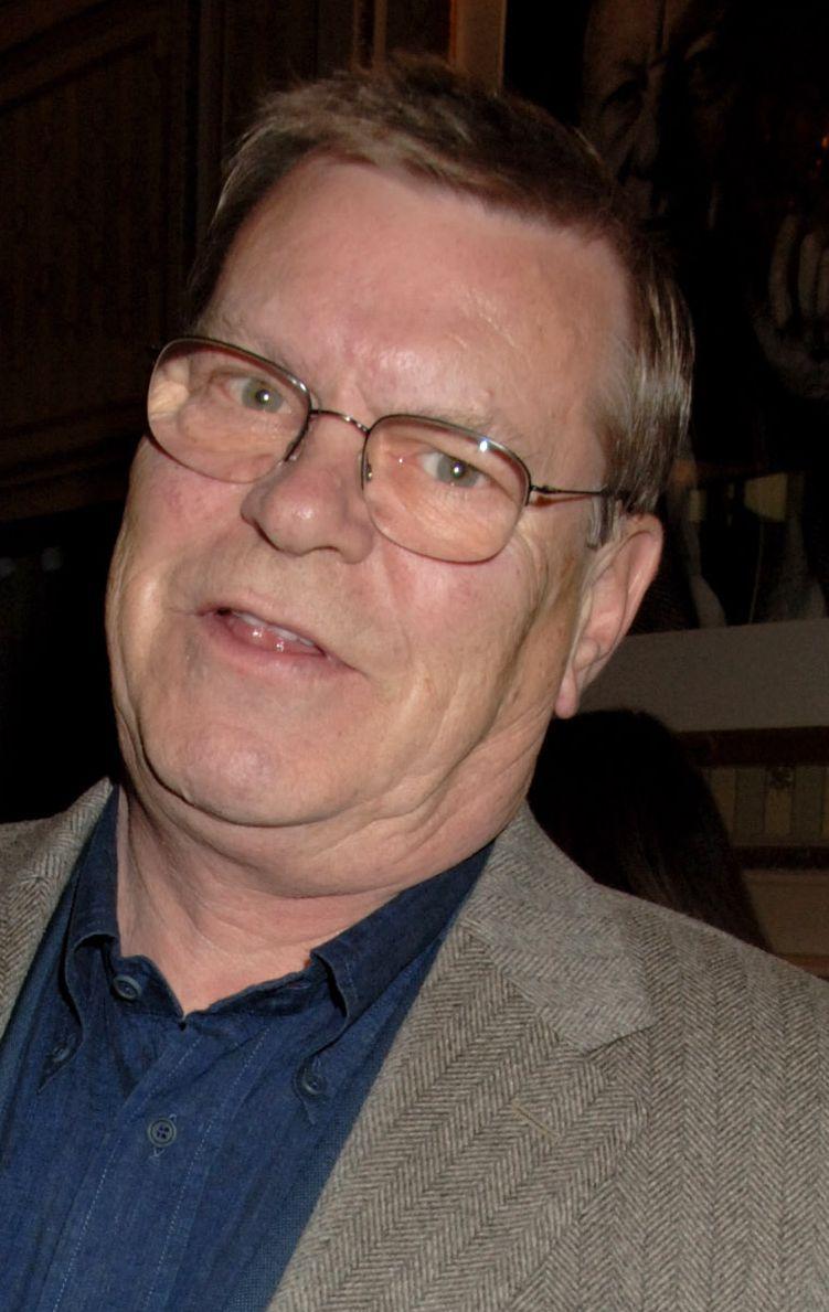 Warren Clarke image