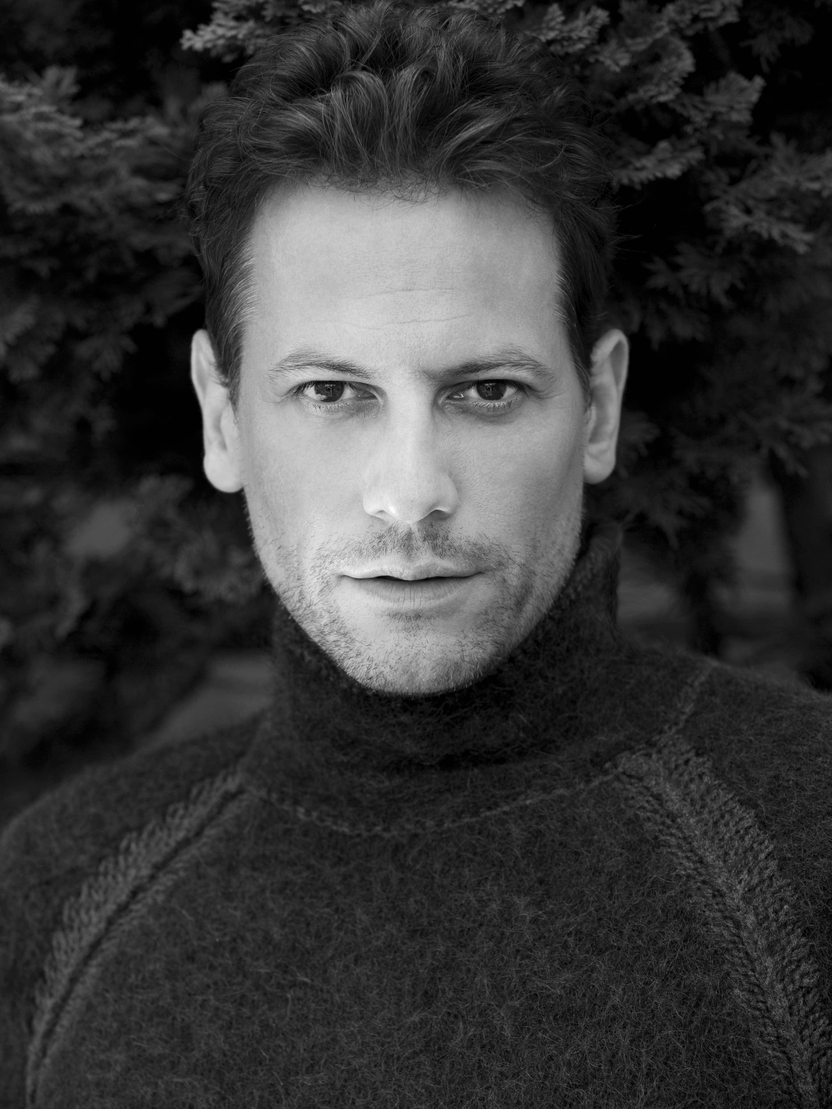 Ioan Gruffudd image