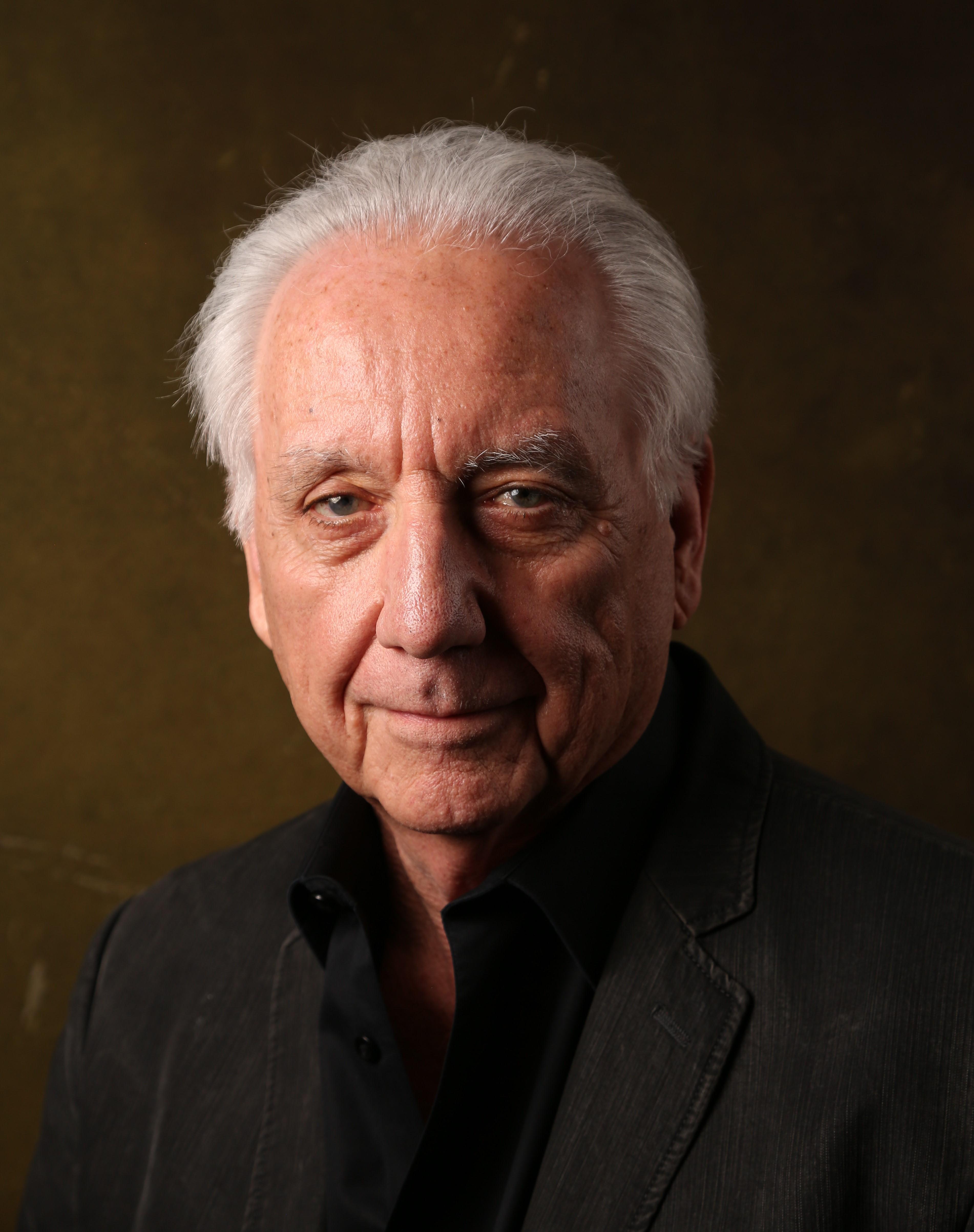 Bob Gunton image