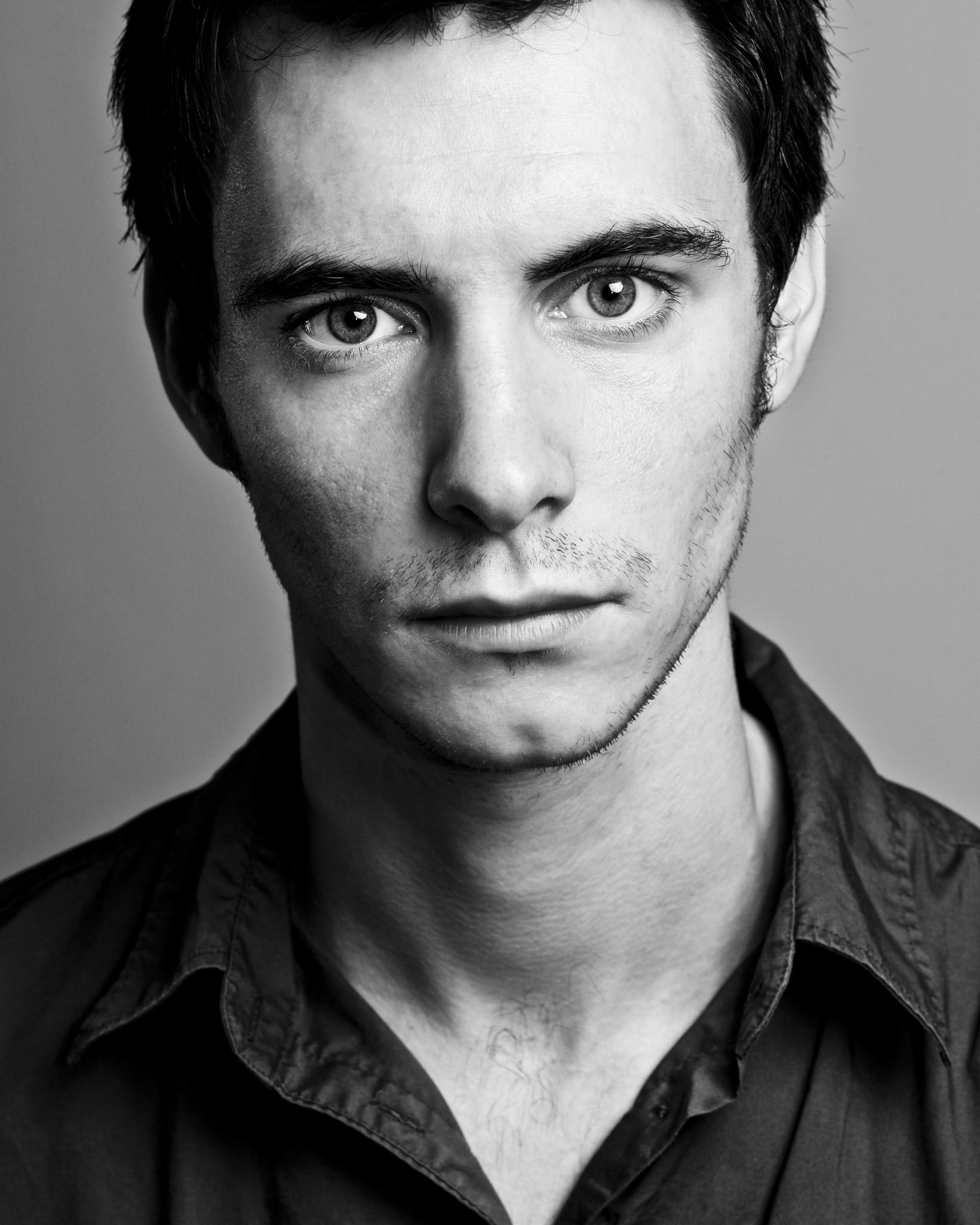 Harry Lloyd image