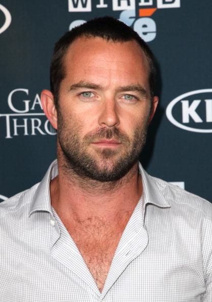 Sullivan Stapleton image