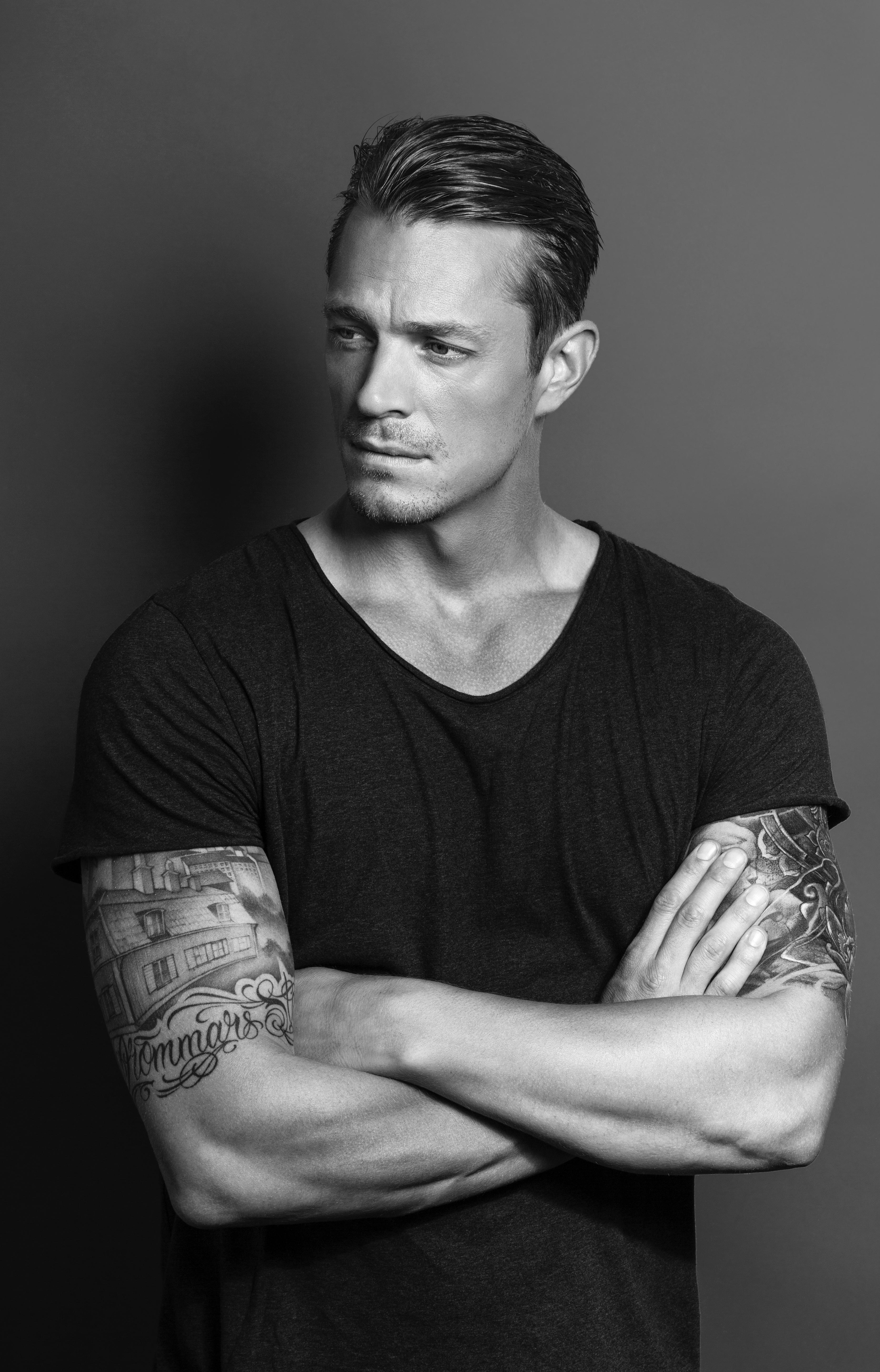 Joel Kinnaman image