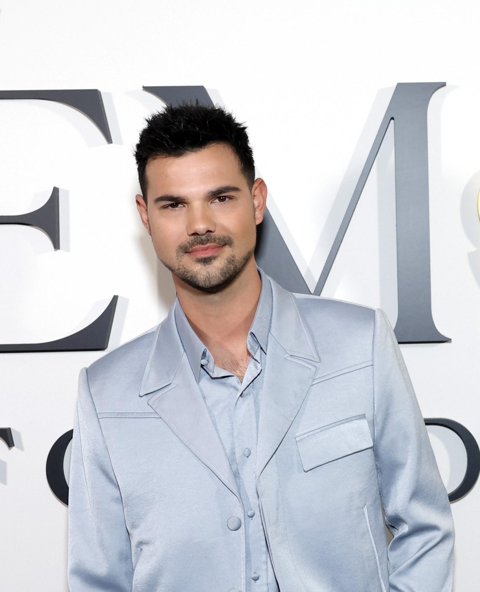 Taylor Lautner image