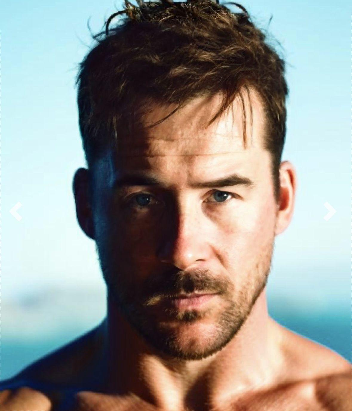 Barry Sloane image