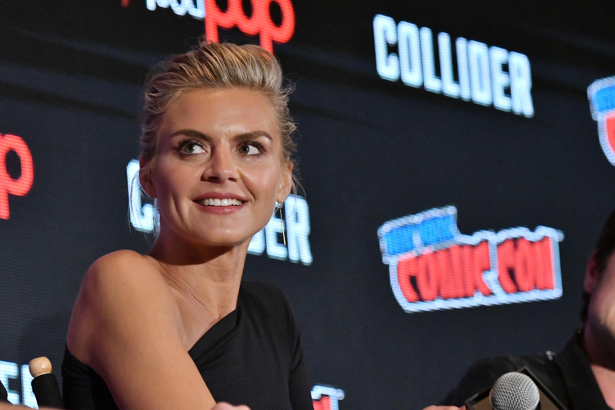 Eliza Coupe image