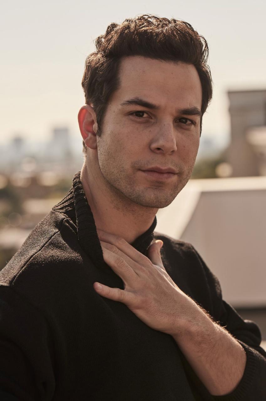 Skylar Astin image