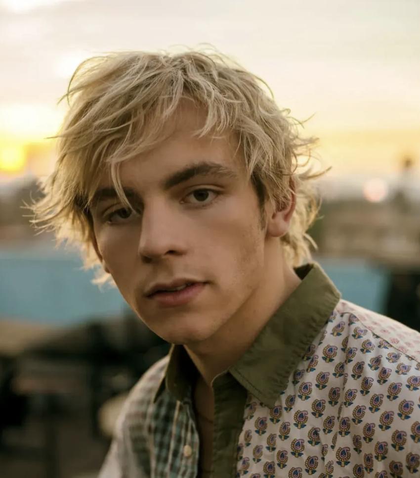 Ross Lynch image